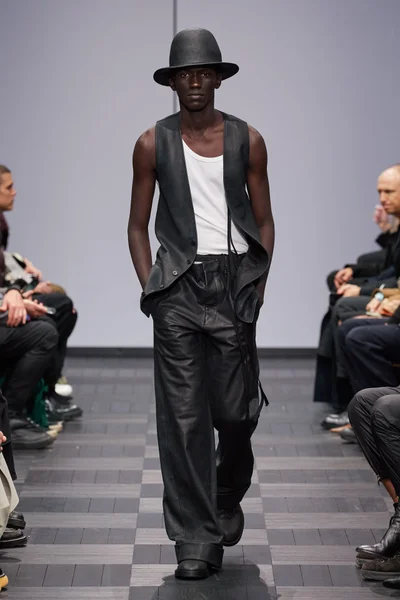 Look 30